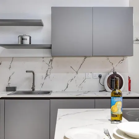 Apartment Offshore In St Julians Centre
