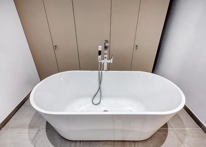 Offshore In St Julians Centre Apartman San Ġiljan