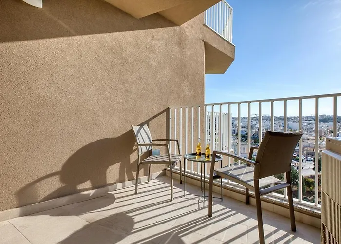 Offshore In St Julians Centre Apartman San Ġiljan